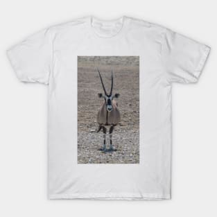 Lone oryx in the desert T-Shirt